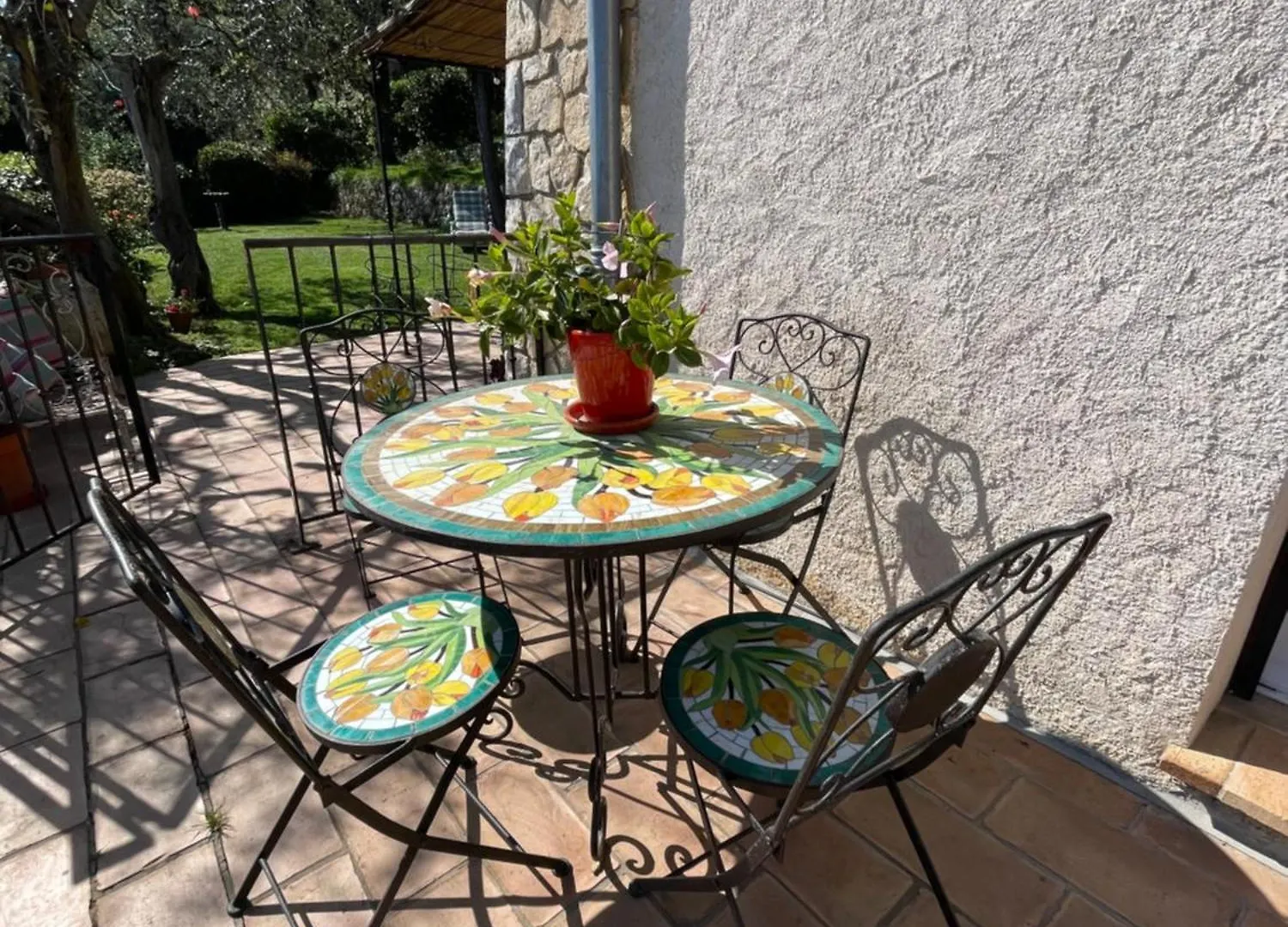 Villa Daphne Speracedes Bed & Breakfast