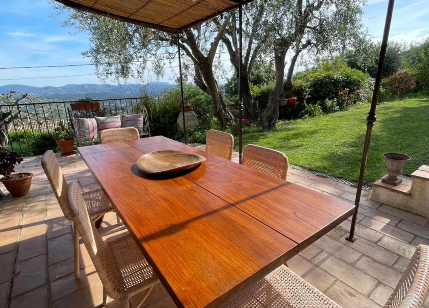 Villa Daphne Speracedes Bed & Breakfast